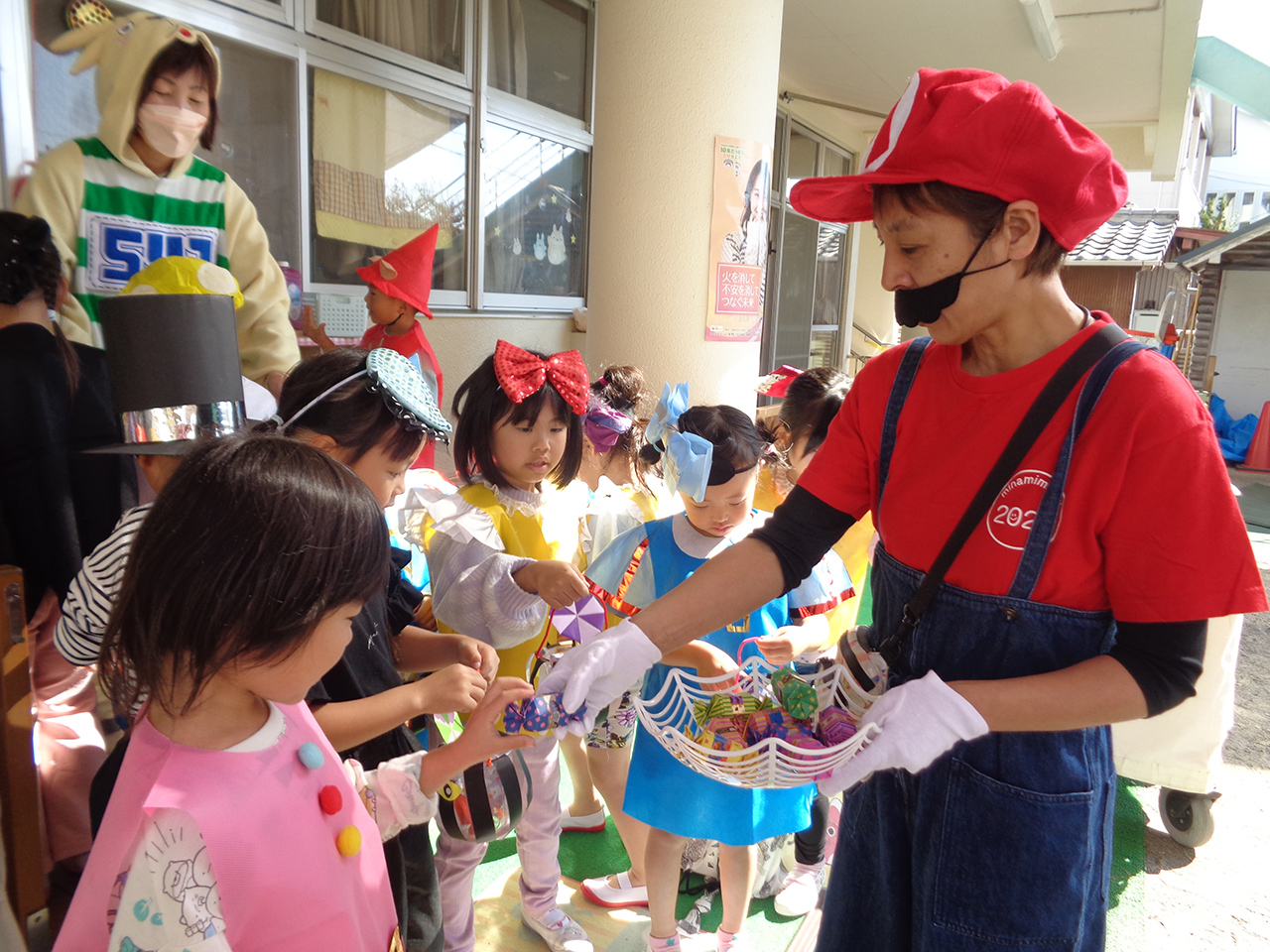 ハロウィンイベント。<br>お菓子をくれないといたずらしちゃうぞ。